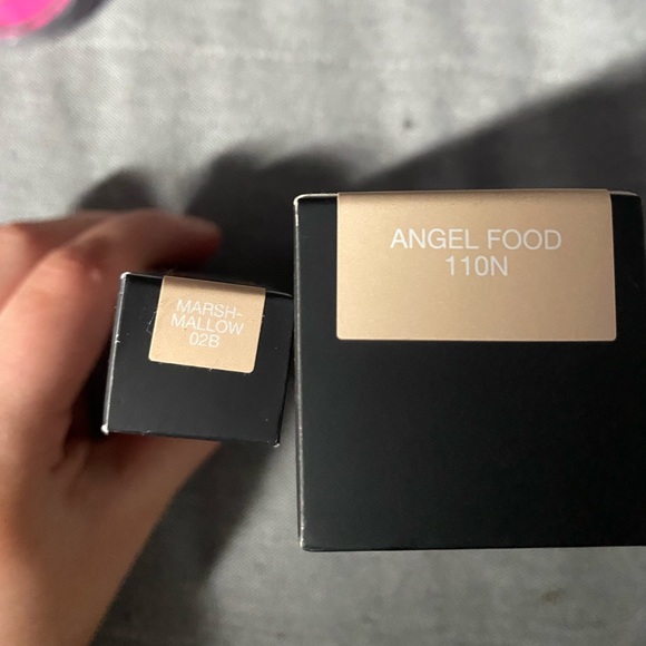 HUDABEAUTY foundation & concealer - Picture 2 of 2